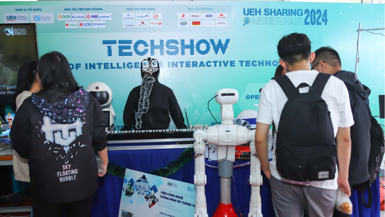 Triển lãm Robotics tại Techshow - UEH Sharing – Career Fair 2024