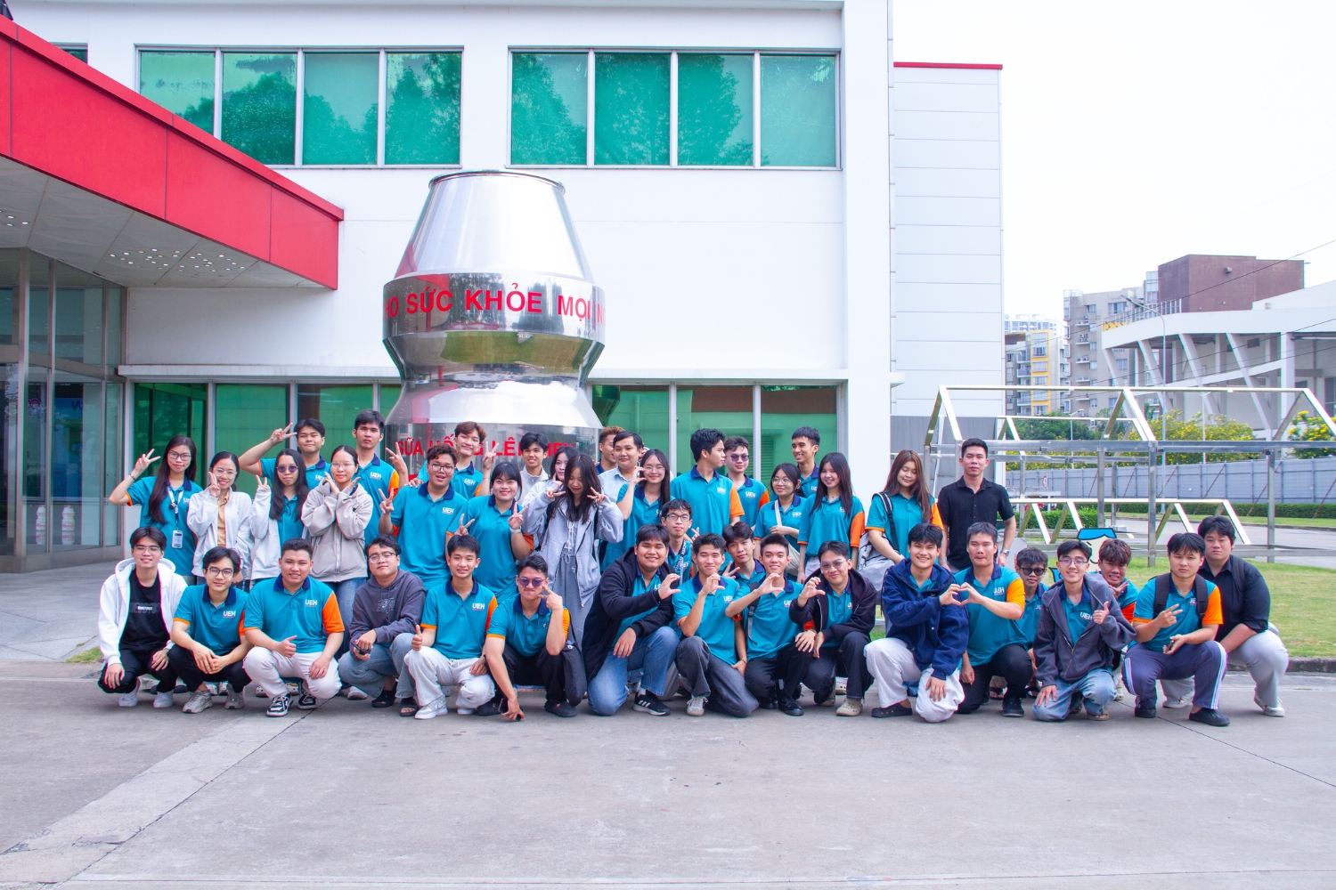 Sinh viên 3ITECH – UEH tham quan Nhà máy Yakult Việt Nam tại VSIP Bình Dương